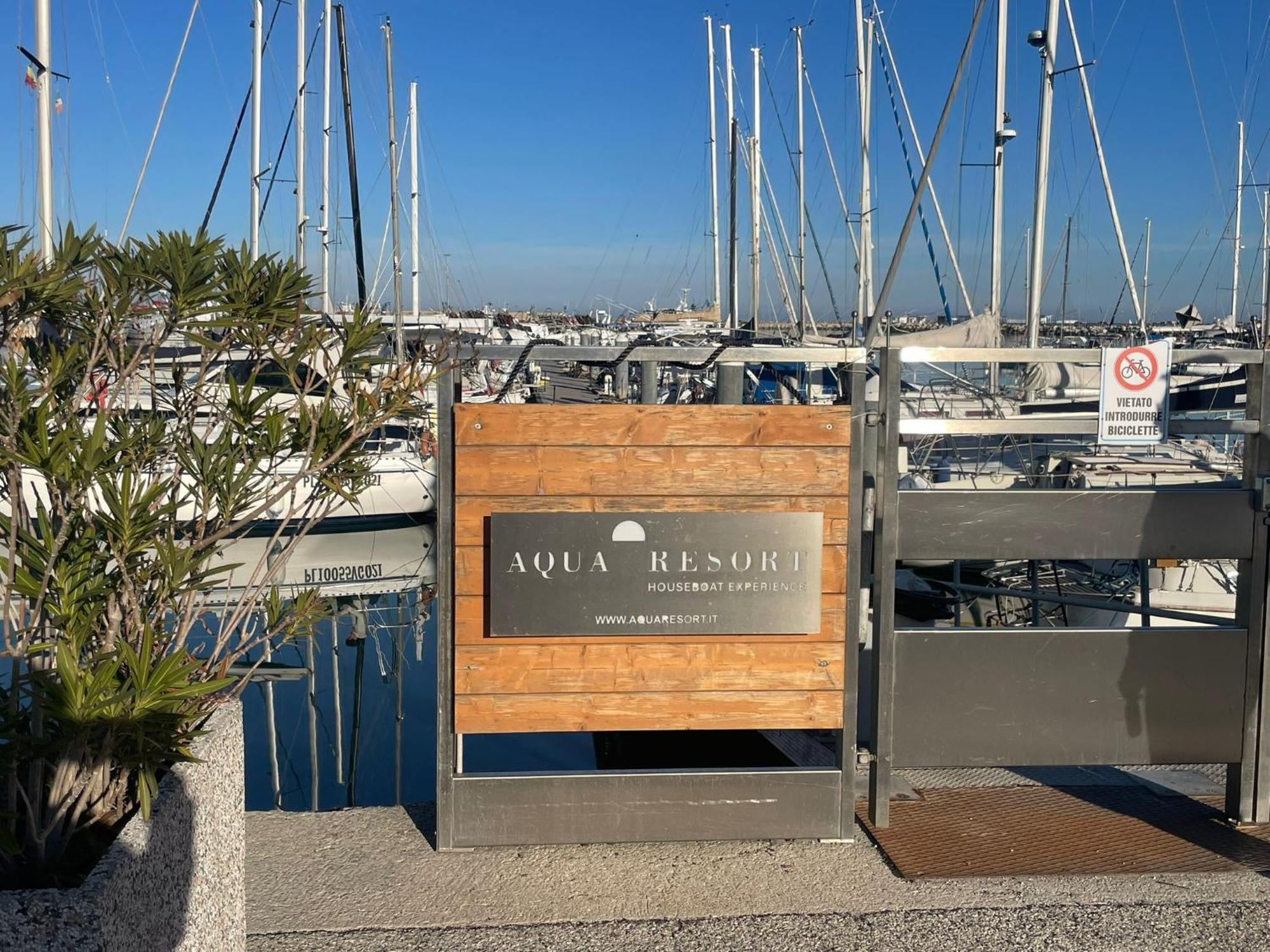 Aqua Resort Giulianova - Houseboat Experience Εξωτερικό φωτογραφία